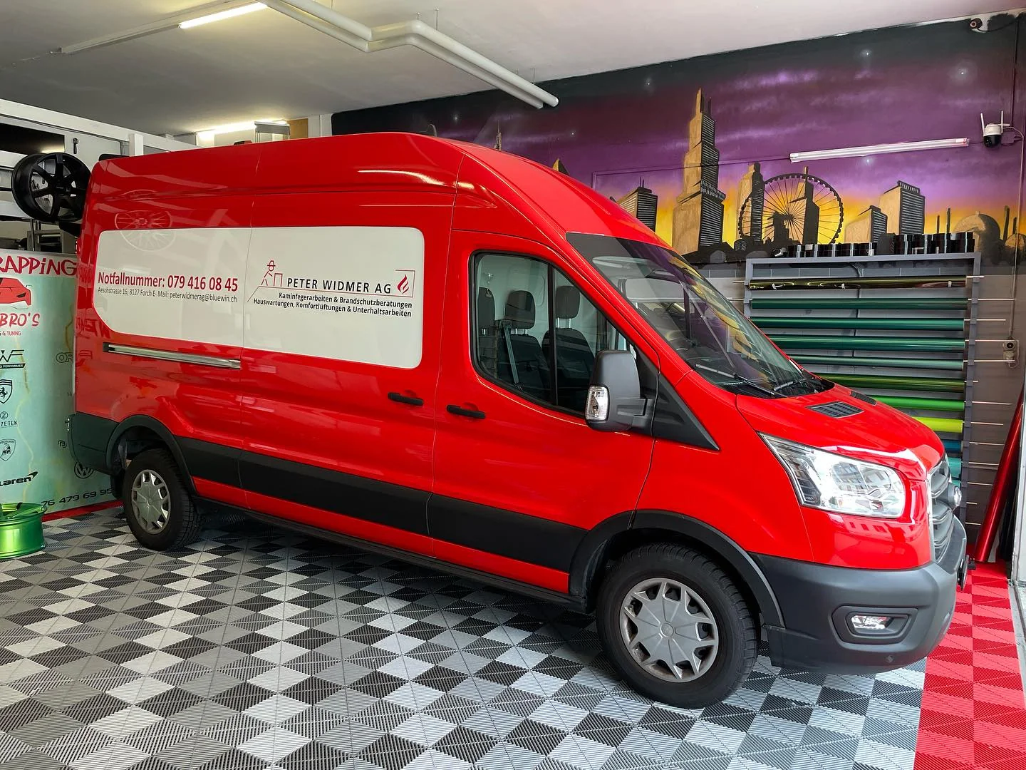 Ford Transit (Firmenfahrzeug), Folierung + Beschriftung