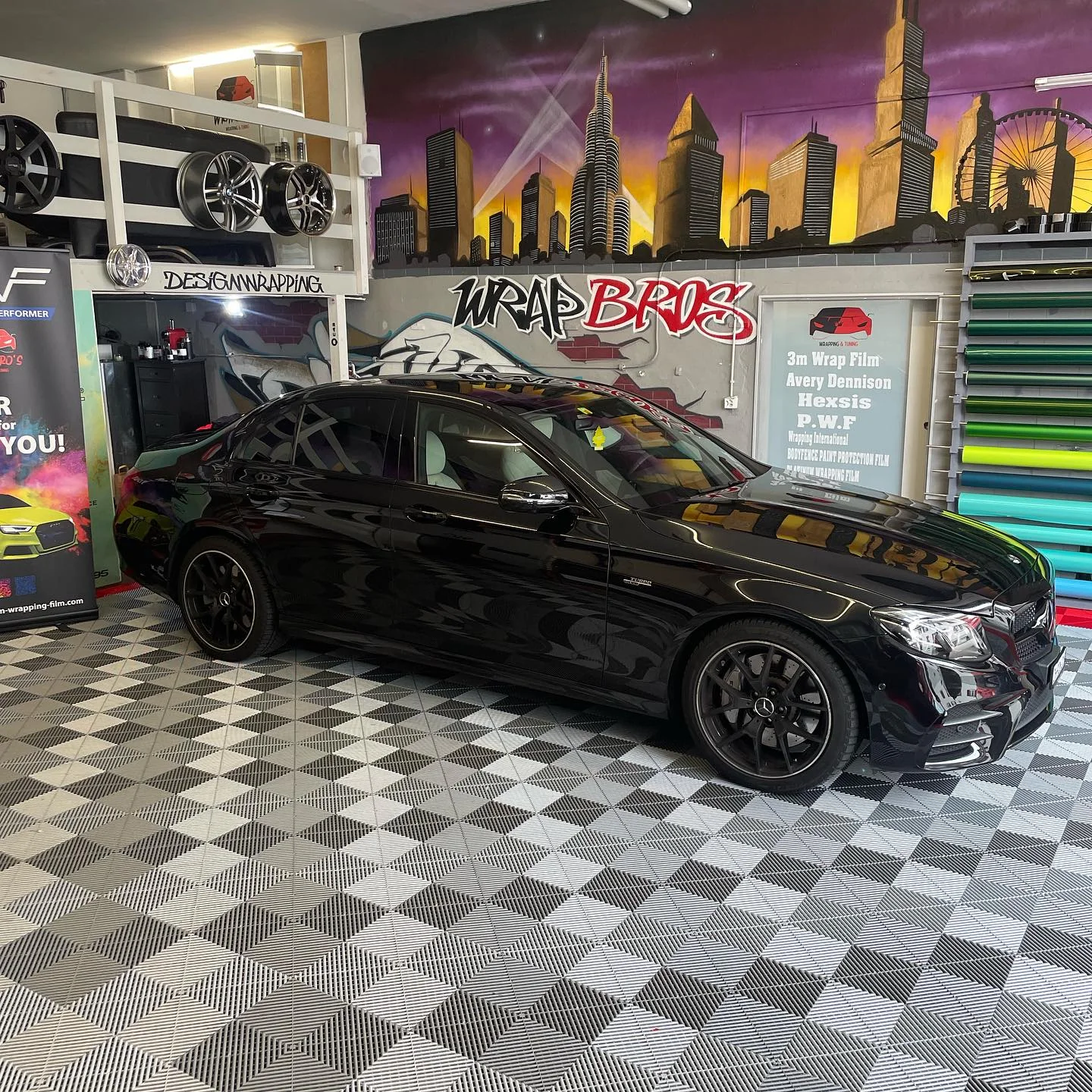 Mercedes-AMG E53, Chrome Delete