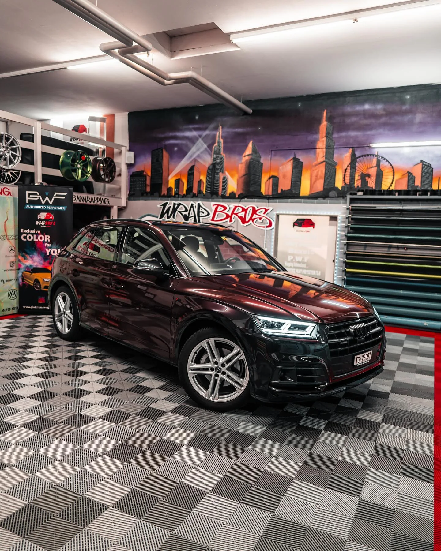 Audi Q5, Folierung + Lackierung