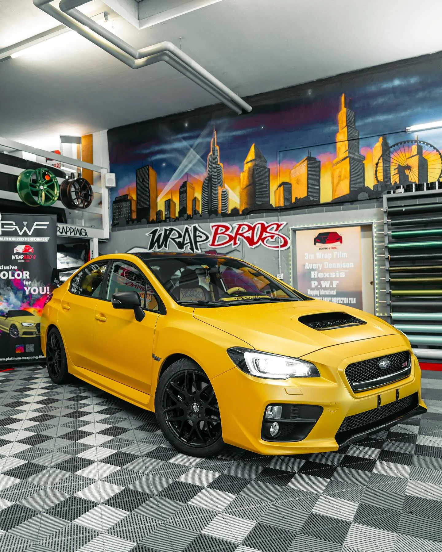 Subaru STI, Folierung + Lackierung