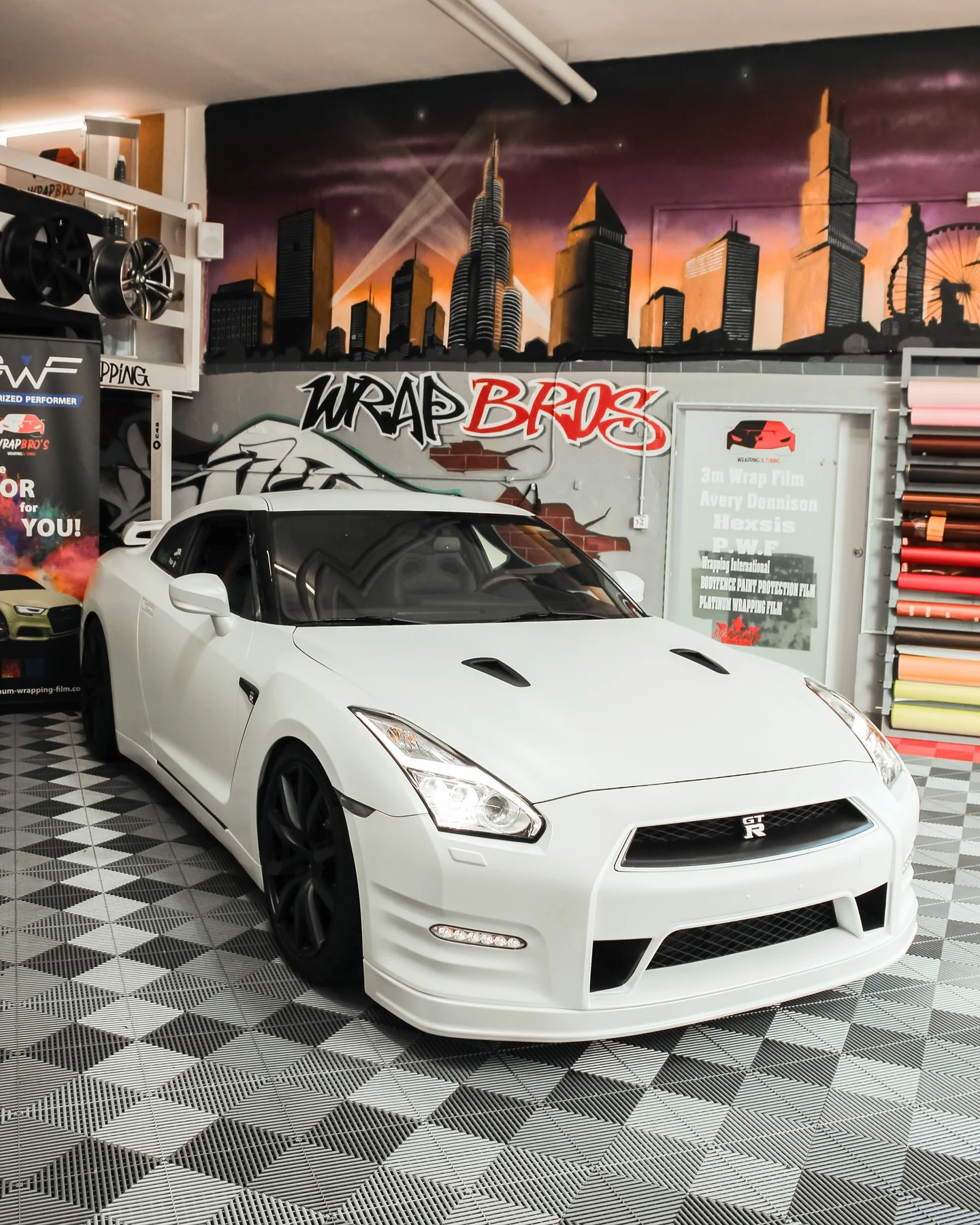 Nissan GT-R, Folierung