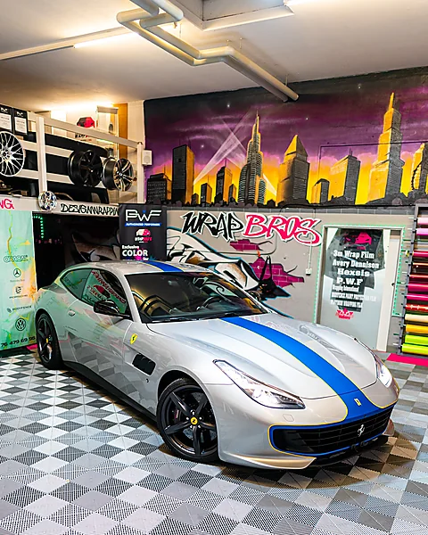 Ferrari bei WrapBro's foliert