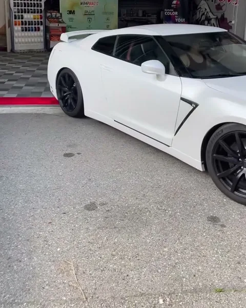 Nissan bei WrapBro's foliert