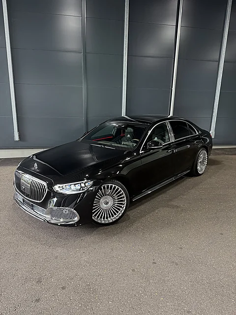 Mercedes mit Maybach-Umbau, PPF von WrapBro's